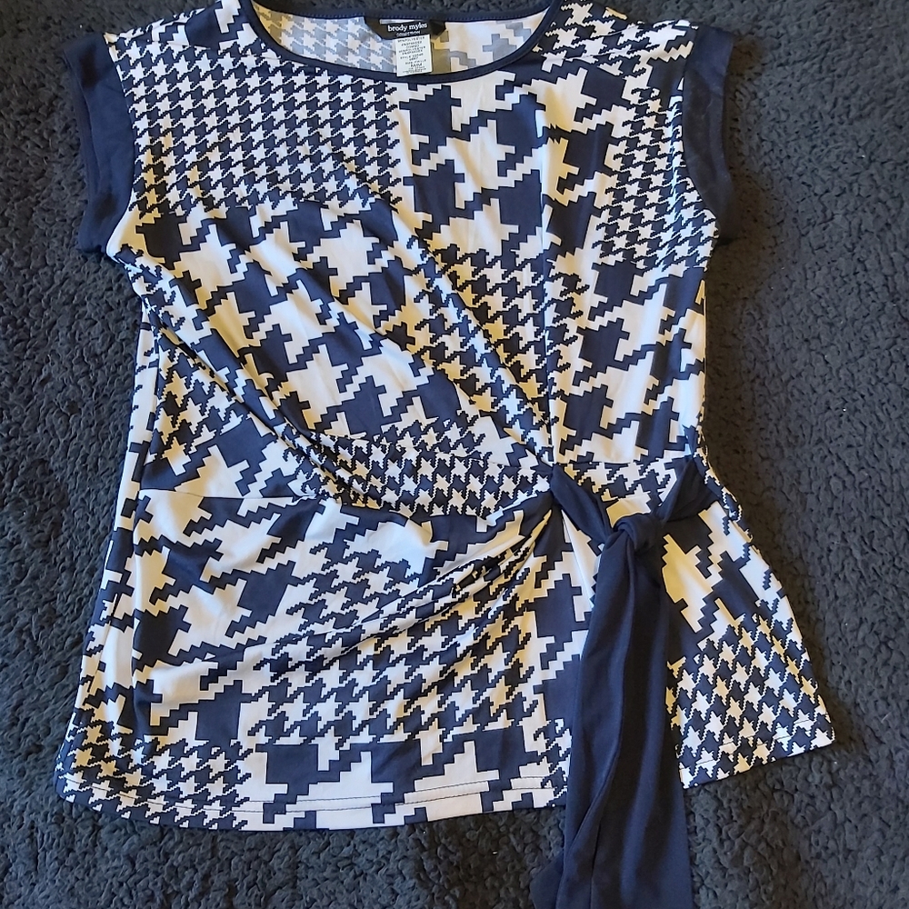 2/$20 cute faux-wrap top